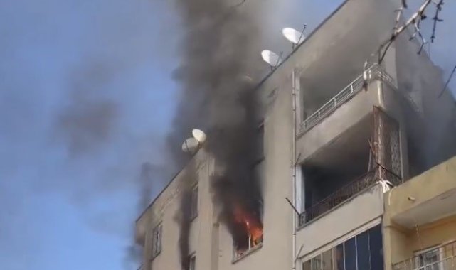 Mersin'de ev alev alev yandı