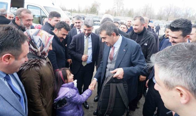 Milli Eğitim Bakanı Yusuf Tekin, mahalle muhtarları ile kahvaltıda araya geldi