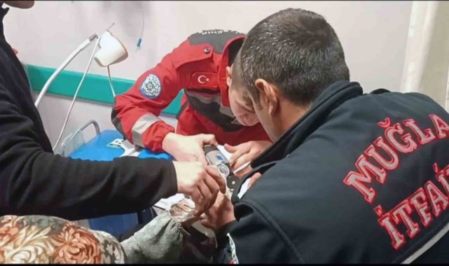 Muğla İtfaiyesinden hastanede 'Yüzük' operasyonu