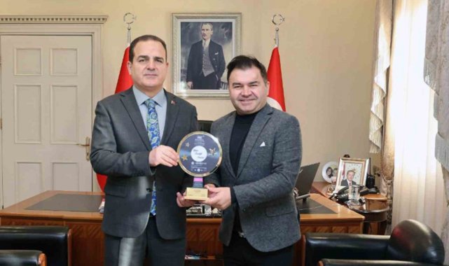 Muğla Valisi Akbıyık'a 'Yılın Pozitif Valisi' ödülü