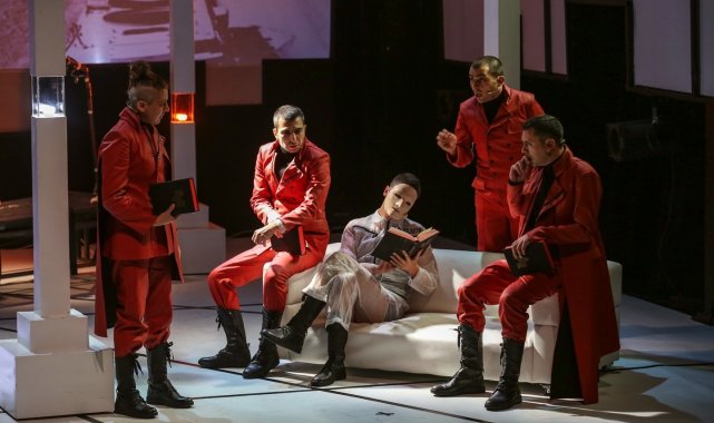 NKT'nin "1984" oyunu Ankaralı seyirciyle buluştu