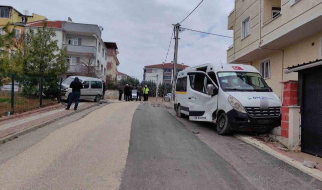 Öğrenci servisi kaza yaptı: 7 kişi yaralandı