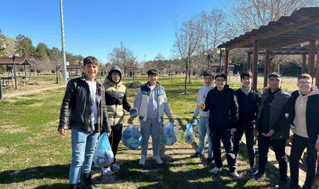 Öğrenciler çevre temizliği yaptı