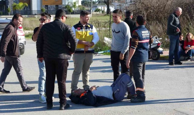 Otomobil ile motosikletin çarpıştığı kaza kamerada