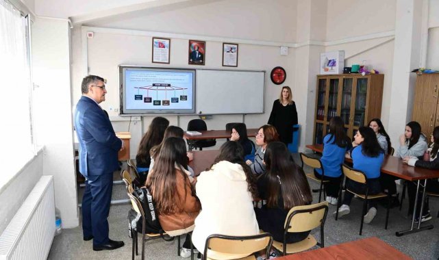 Özarslan: "Meslek liseleri ülkemizin istihdamına önemli katkılar sağlıyor"