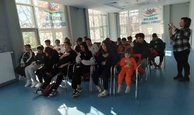 Psikolog eşliğinde sporculara eğitimler veriliyor