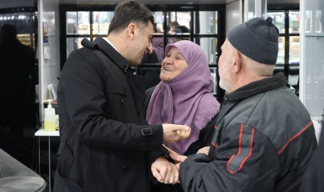 Sabah yürüyüşünde vatandaşlarla bir araya geldi