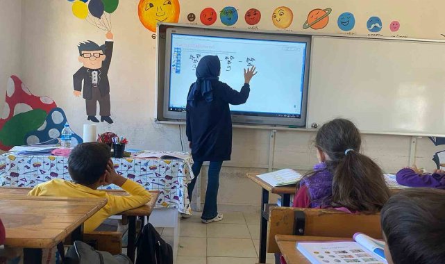 Samsun'daki okullarda etkileşimli tahta kurulumları tamamlandı