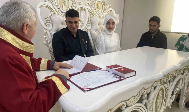 Şans eseri 29 Şubat'ta nikah masasına oturdular