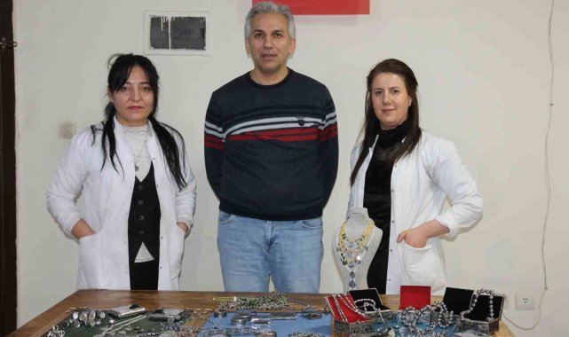 Savatlı gümüş usta ellerde hayat buluyor