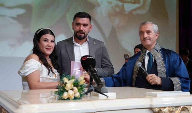Sevgililer gününde evliliğe adımı Şahinbey´de attılar