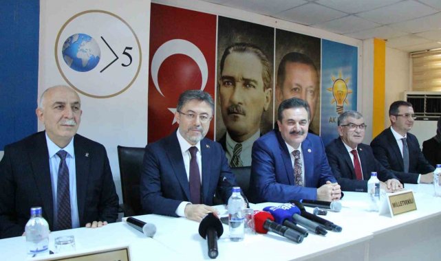 Tarım Bakanı Yumaklı: "Kriz partileriyle ülke nasıl yönetilebilir?"