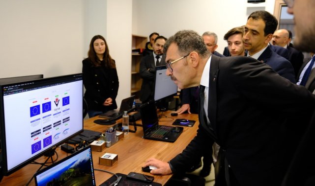 TÜBİTAK Başkanı Prof. Dr. Mandal'dan Manisa CBÜ Teknokent'te inceleme