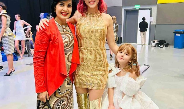 Türk modacıdan Dubai Moda Haftası'nda çıkarma