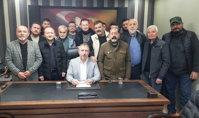 Uşak İYİ Parti'de toplu istifa