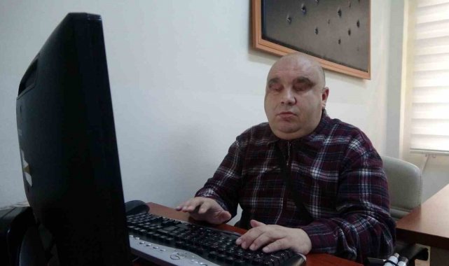 Yabancı masallardaki yanlışı düzeltmek için görmeyen gözleriyle masal kitabı yazdı