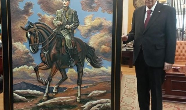 Yapımı 3 ay süren tablo, MHP lideri Bahçeli'nin makamında