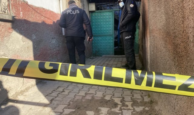 Yatağında ölü bulundu