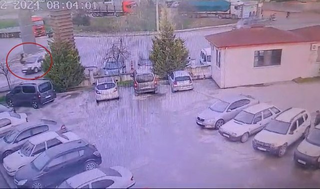 Yolun karşısına geçmek istedi, ağır yaralandı: O anlar kamerada