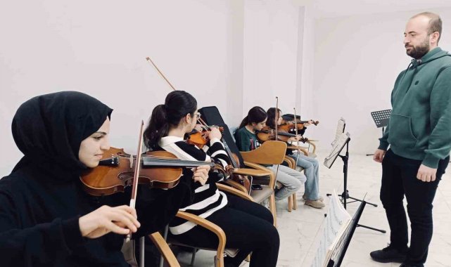 Adıyaman'da konservatuarda sanatla iç içe nesiller yetiştiriyor