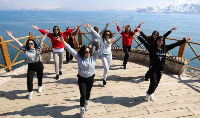 Akdamar Adası'nda zumba, pilates ve yoga etkinliği