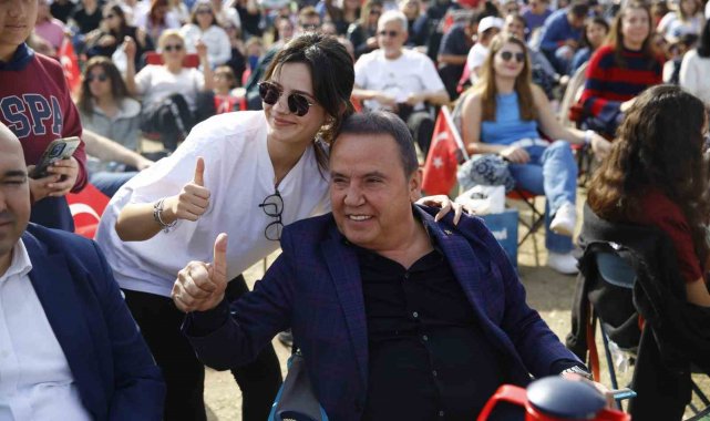 Başkan Böcek, 'VoSahne' coşkusuna ortak oldu