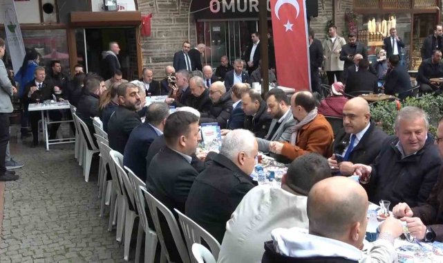 Başkan Dündar çarşı esnafı ile kahvaltı sofrasında buluştu