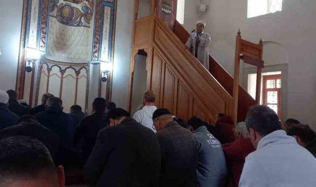 Cuma hutbesinde alkol, kumar ve uyuşturucu uyarısı yapıldı