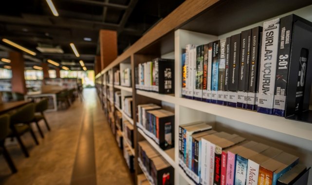 Derince Kütüphanesi 8 bin kitapla gençlere hizmet verecek