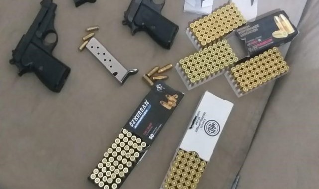 Diyarbakır'da kaçak silah operasyonu: 8 tabanca ele geçirildi