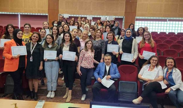 Efeler'de anne sütünün önemine dikkat çekildi