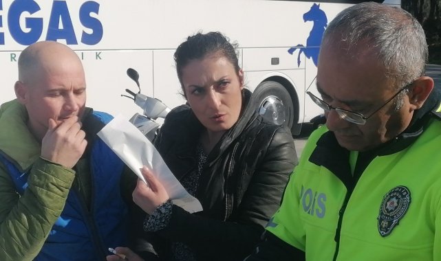 Ehliyetsiz direksiyona geçmesi kadın motosiklet sürücüsüne pahalıya patladı