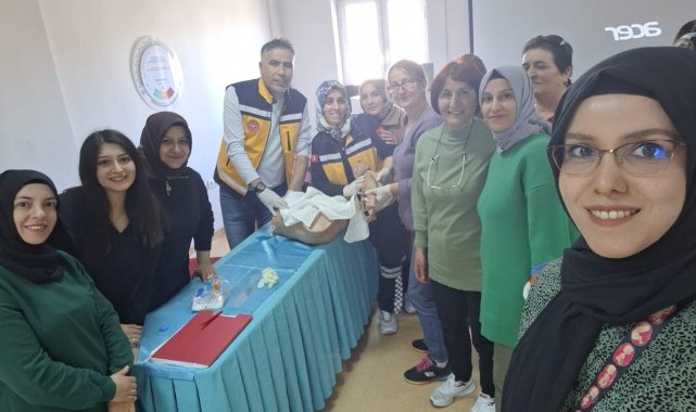 Erzincan'da sağlık çalışanlarına "Personel Destek Uyum Eğitimi" verildi