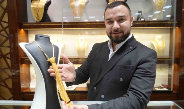 Gaziantep'te kuyumcularda yeni trend: Altın kravat