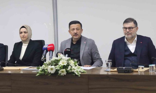 Hamza Dağ: "İzmir için elimi değil, gövdemi ortaya koyuyorum"