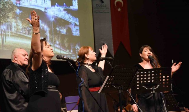 Kadın orkestrasından müziğe zarif bir dokunuş