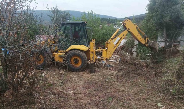 Karacabey'de metruk binalara geçit yok