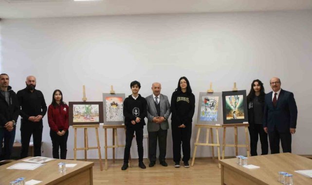 Kütahya'da liseler arası resim yarışmasında dereceye giren öğrenciler ödüllendirildi