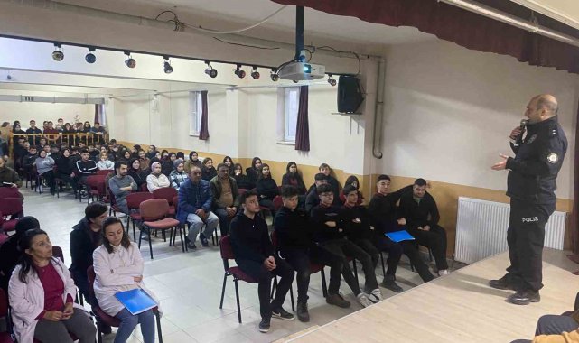 Liseli öğrencilere polislik mesleğini anlattılar