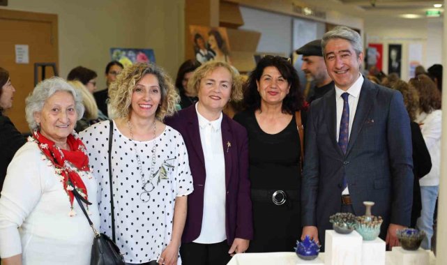 Marmaris'te 'Bahar Çiçekleri' adlı sergi açıldı