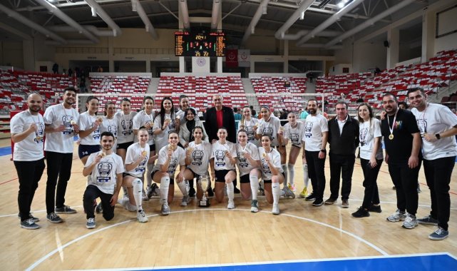 "Bizim Kızlar" artık 1. ligde, Şampiyonluk Kupası Bozüyük'ün oldu