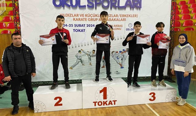 Sivaslı karatecilerden 2 madalya