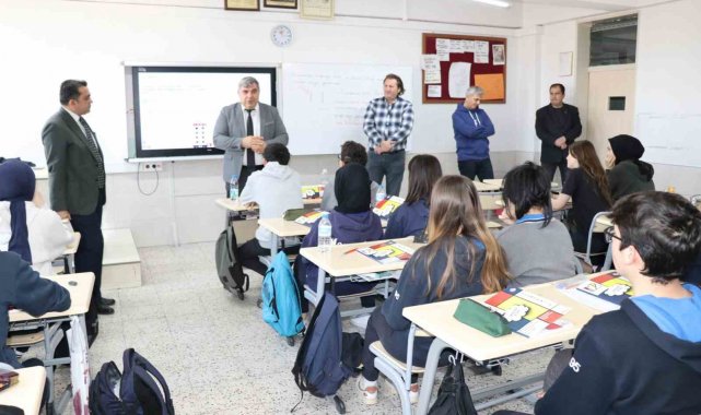 Sünnetci öğrencilerle satranç oynadı