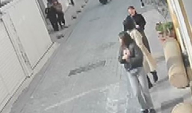 Taksi sürücüsünün, motosiklet sürücüsüne dehşeti yaşattığı anlar kamerada