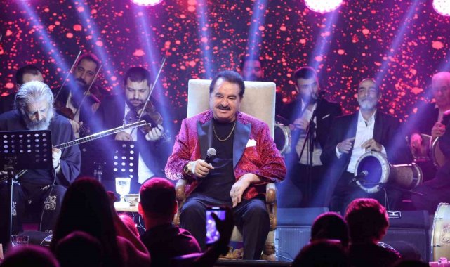 Tatlıses, İstanbul'da sahnelere döndü