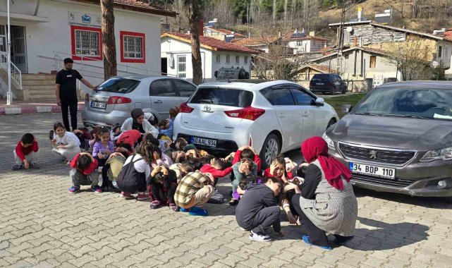 Tokat'ta minik öğrencilere deprem eğitimi