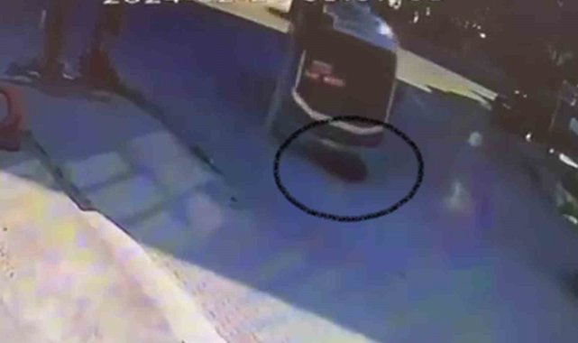 Yayanın minibüsün altında ezilerek can verdiği anlar kamerada
