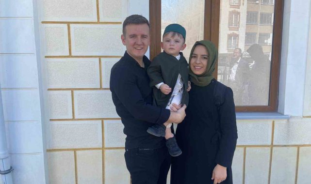 15 aylık olan minik Aslan umreye gitti
