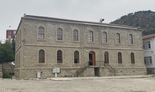 150 yıllık tarihi Redif Kışlası kültür merkezi oldu