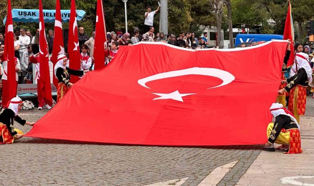 23 Nisan Ulusal Egemenlik ve Çocuk Bayramı Uşak'ta coşku ile kutlandı